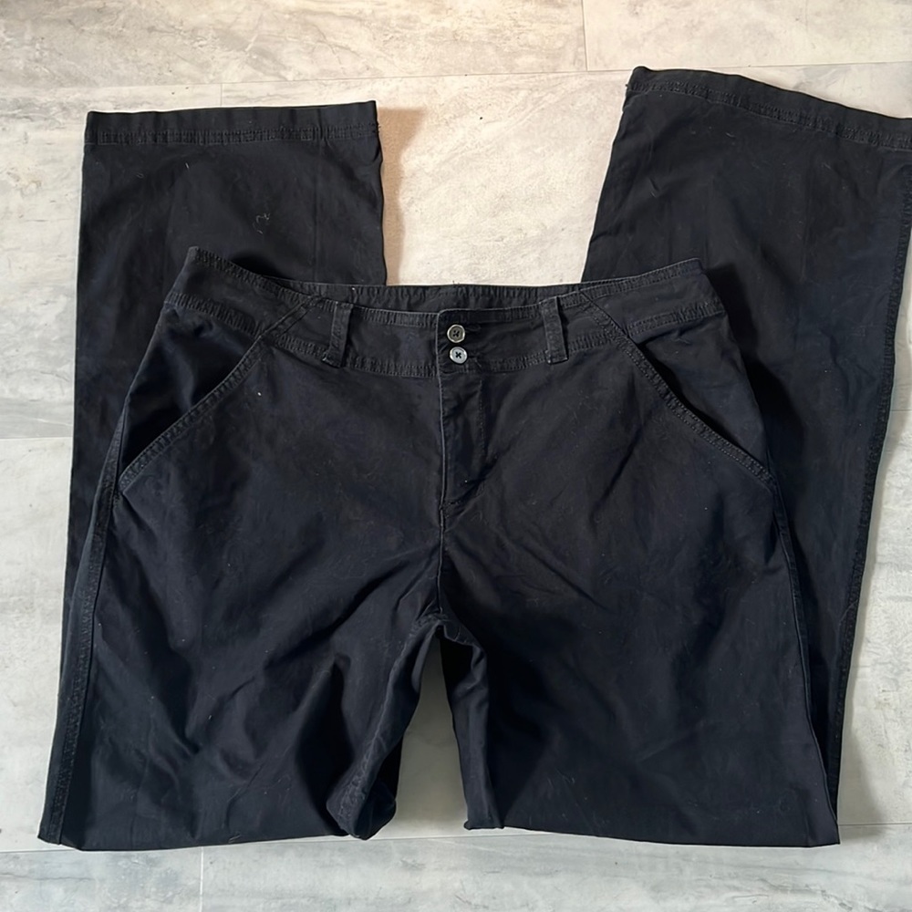 Columbia   NWOT     Black  heavy duty/attractive   Pants           Size 10